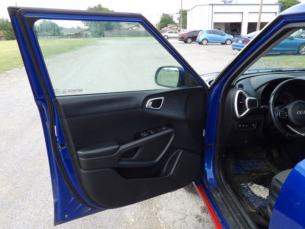 Used 2020 Kia Soul GT-Line FWD image 10
