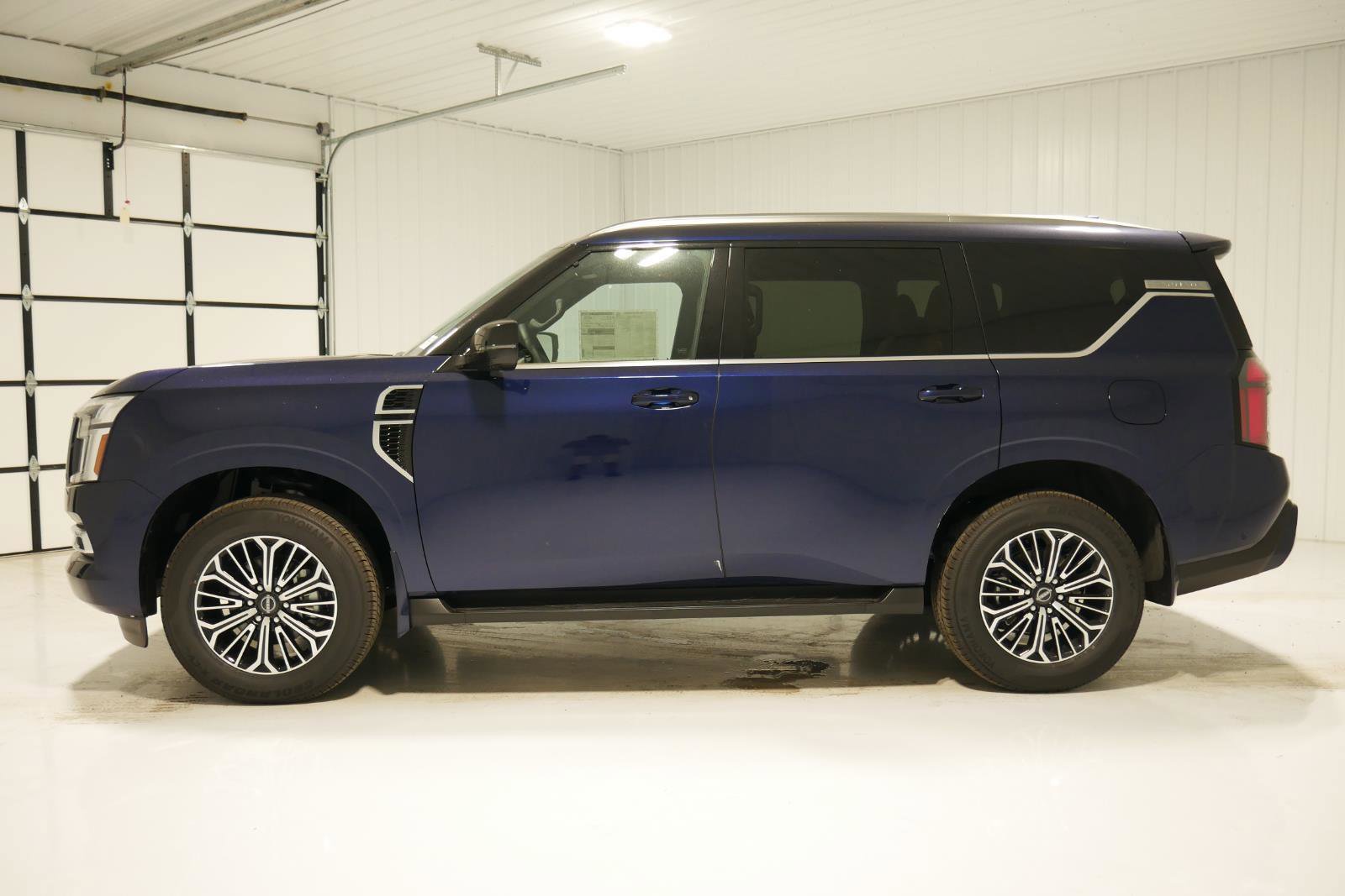 New 2025 Nissan Armada SL w/ Convenience Package image 8