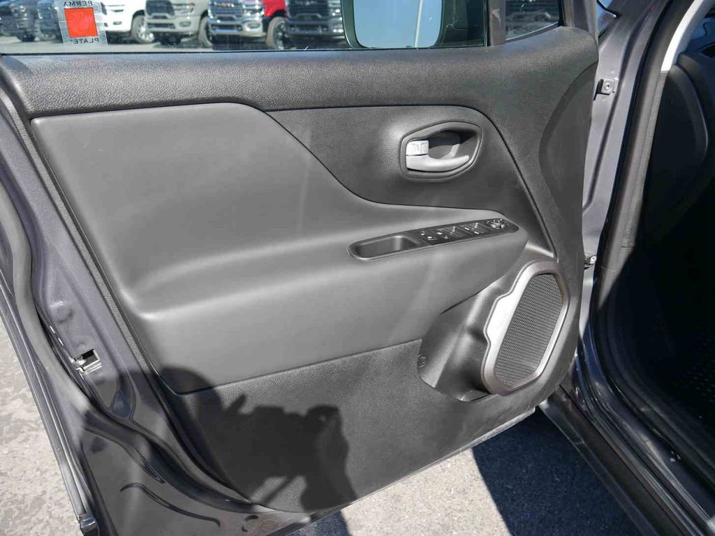 Certified 2023 Jeep Renegade Latitude image 21