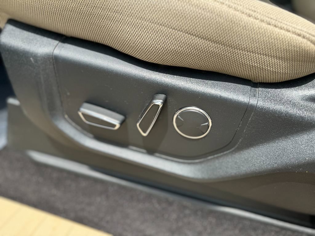 Used 2018 Ford F150 XLT w/ Equipment Group 302A Luxury image 15