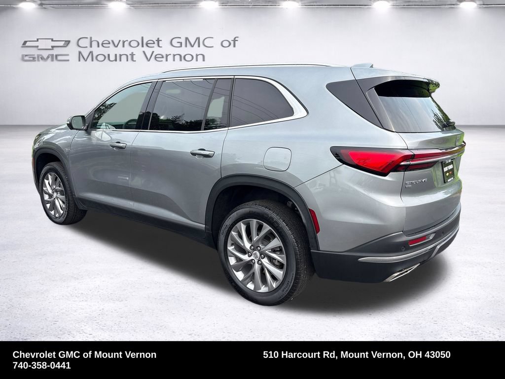 Used 2025 Buick Enclave Preferred AWD/4WD image 3