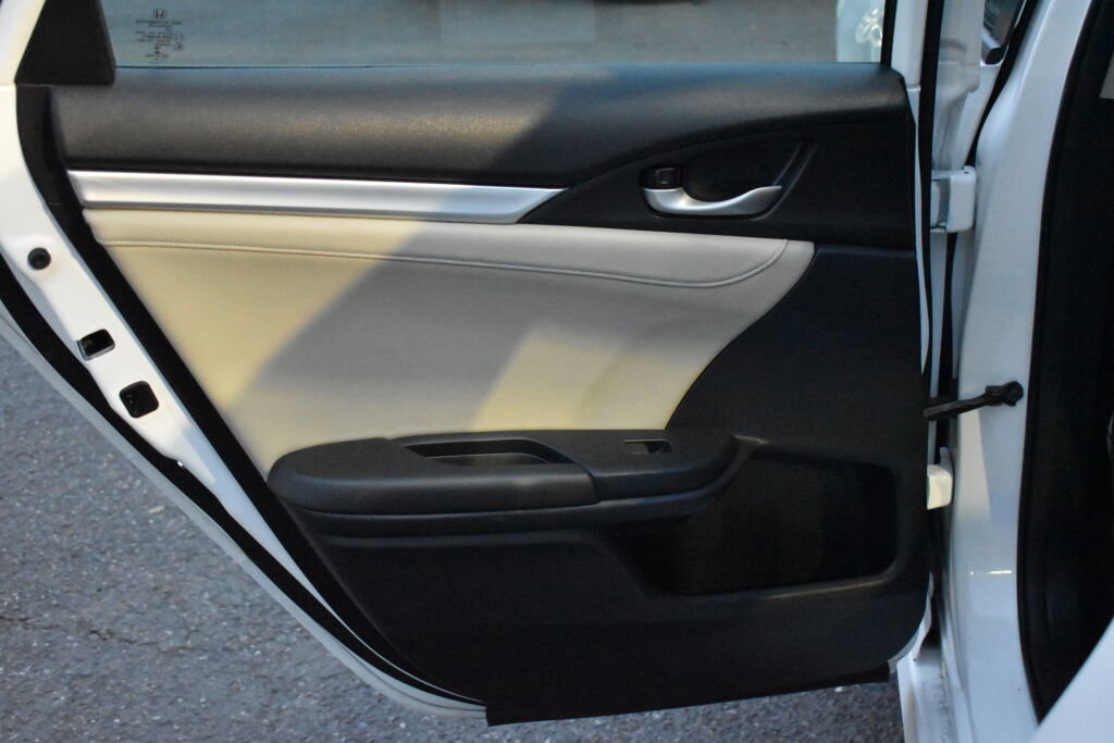 Used 2017 Honda Civic Touring image 25