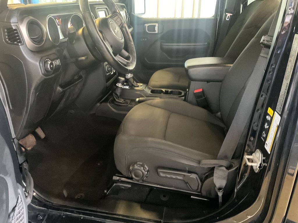 Used 2020 Jeep Wrangler Unlimited Sport S AWD/4WD image 3