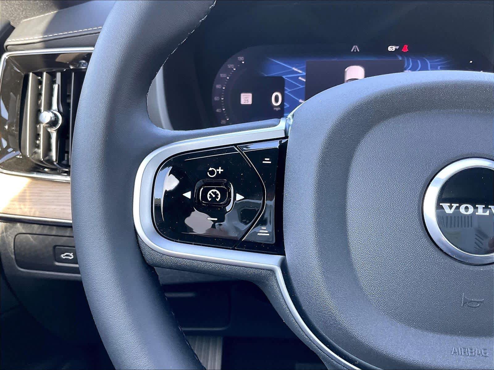 New 2026 Volvo XC90 T8 Plus w/ Protection Package Premier image 17