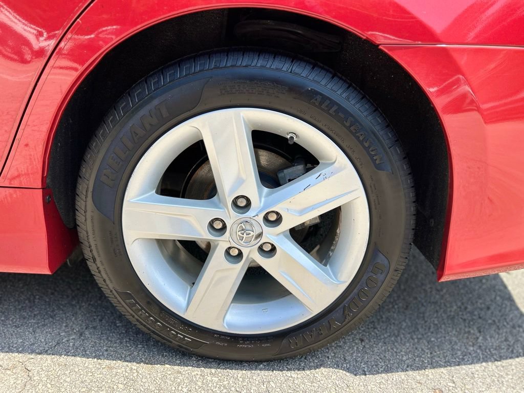 Used 2012 Toyota Camry SE FWD image 11