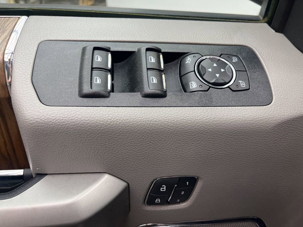 Used 2019 Ford F150 Lariat w/ Equipment Group 502A Luxury image 8