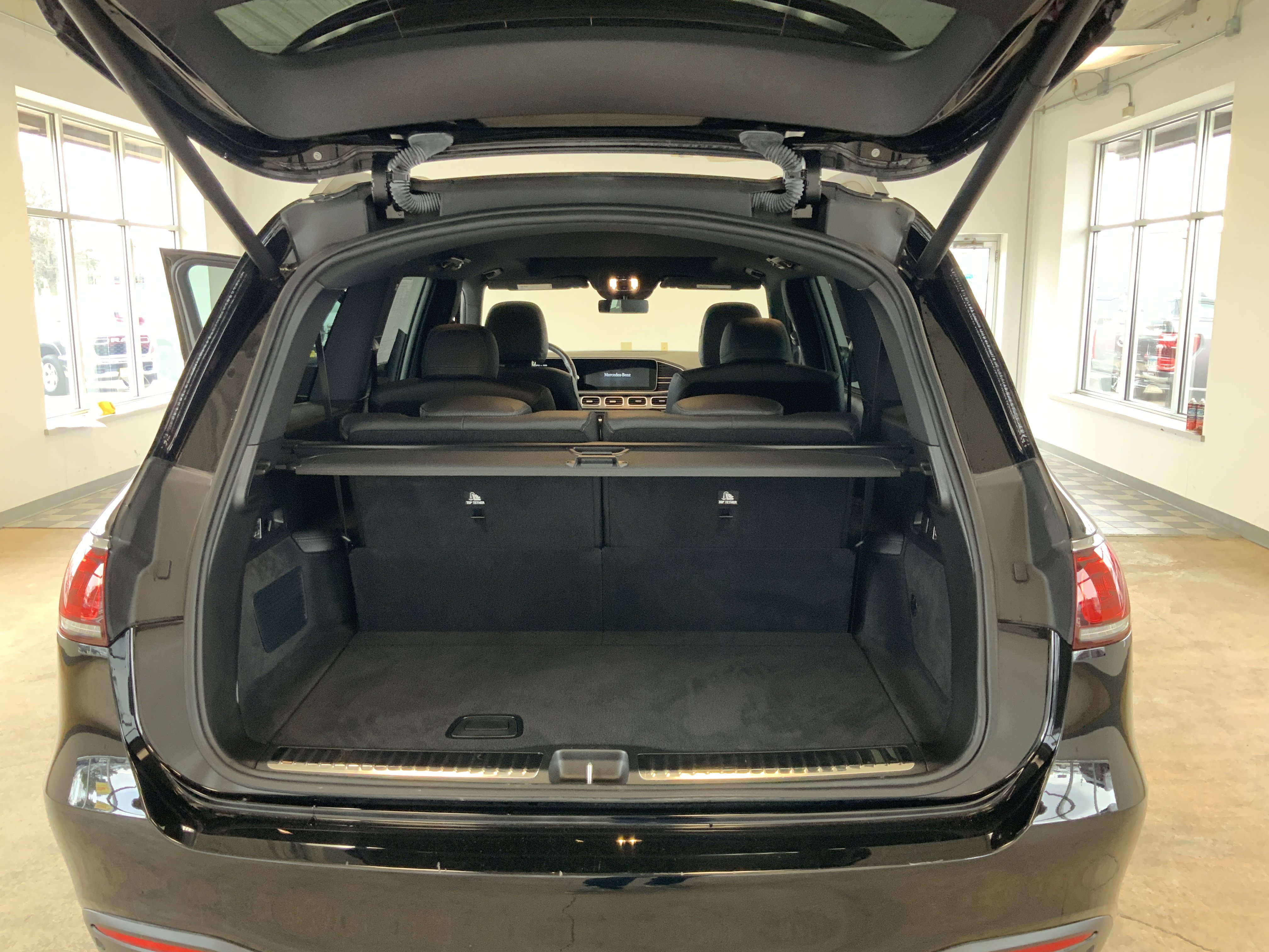 Used 2022 Mercedes-Benz GLS 450 4MATIC image 9