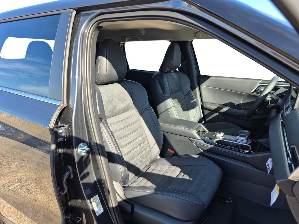 New 2026 Mitsubishi Outlander SE image 29