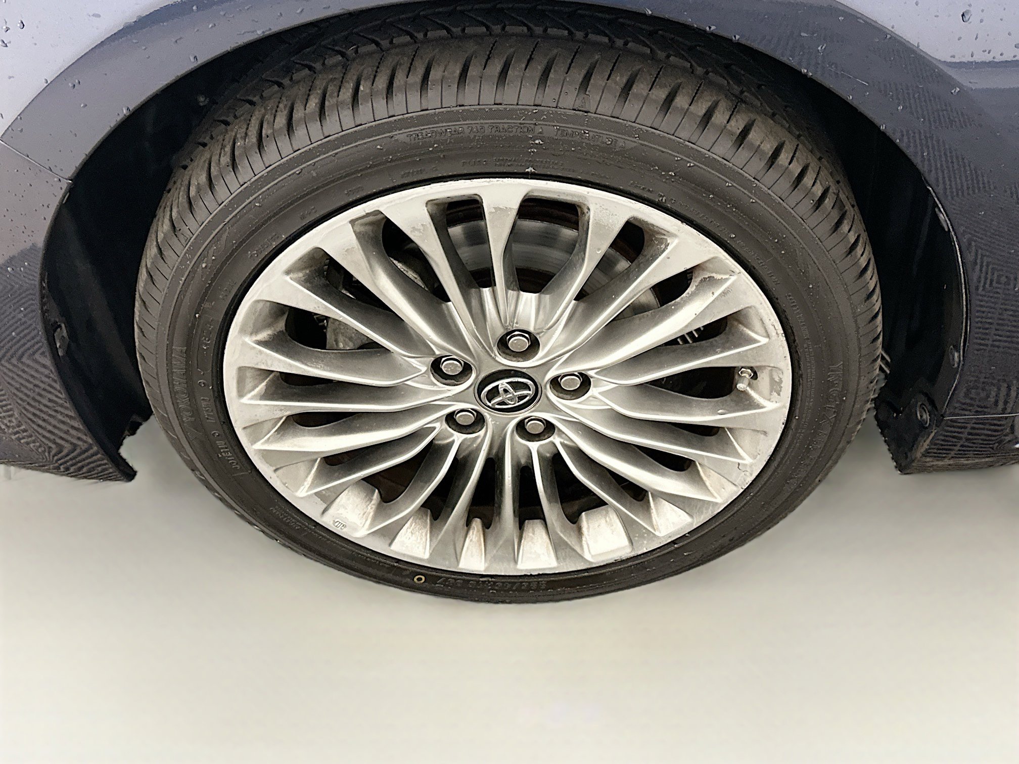 Used 2016 Toyota Avalon Limited image 11