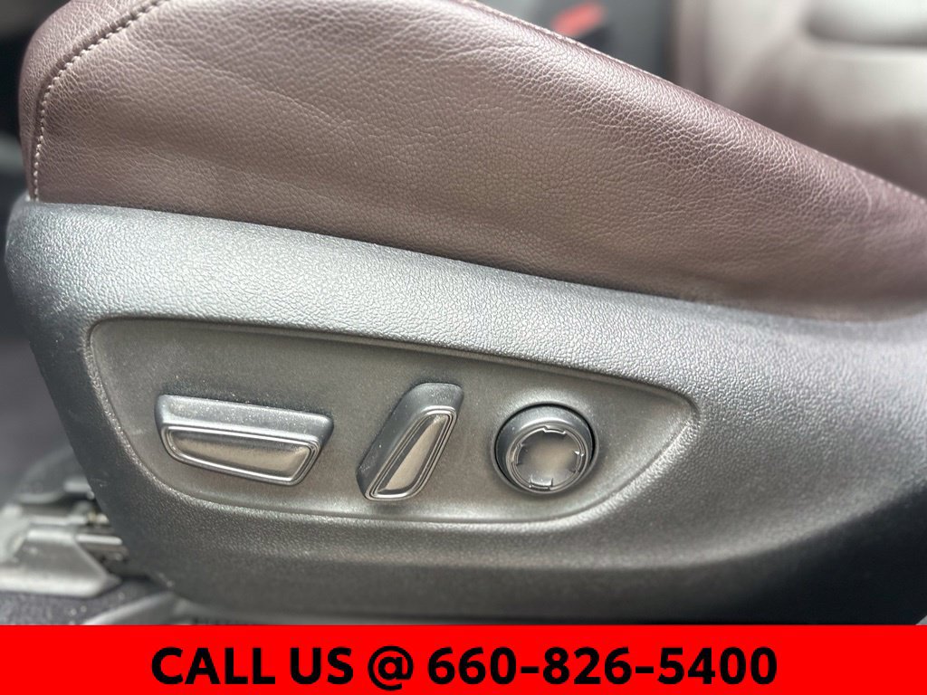 Used 2023 Toyota Sienna Platinum AWD/4WD image 13
