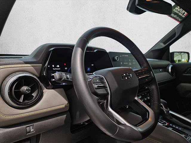 Used 2024 Chevrolet Colorado ZR2 w/ Technology Package AWD/4WD image 9