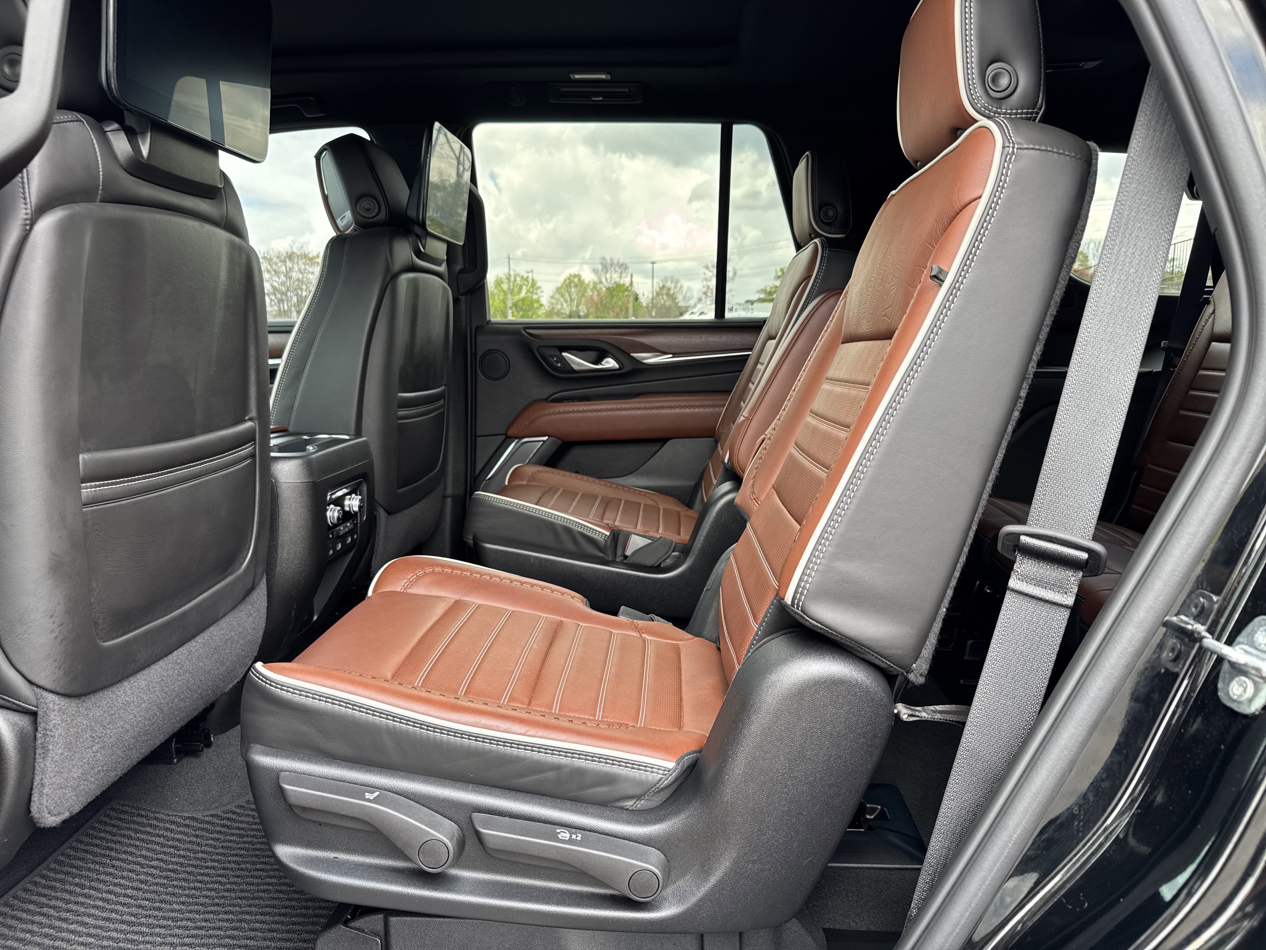 Used 2024 GMC Yukon Denali Ultimate image 34