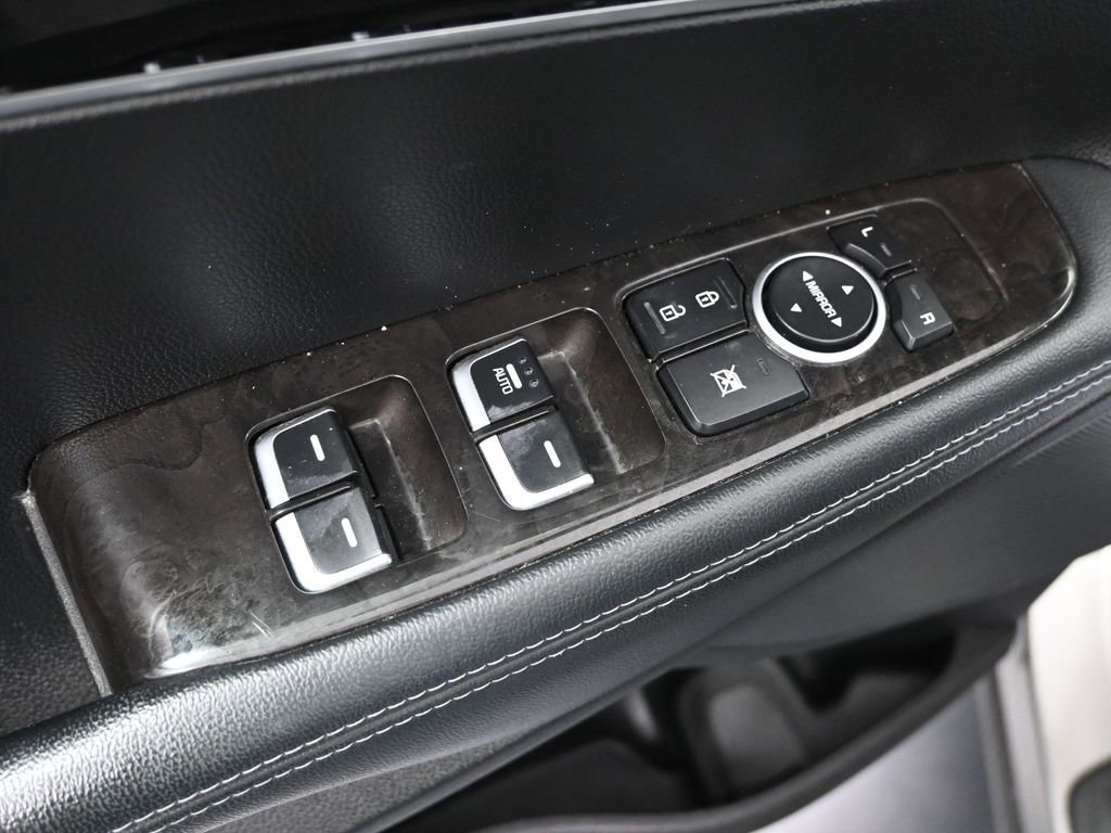 Used 2018 Kia Sorento LX w/ LX V6 Convenience Package image 11