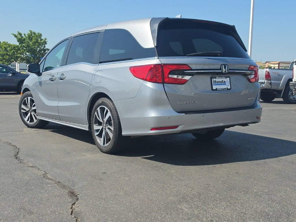 Used 2023 Honda Odyssey Touring image 3