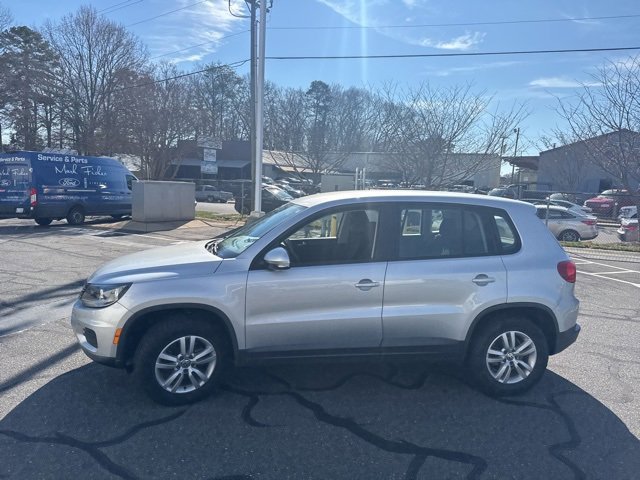 Used 2013 Volkswagen Tiguan S image 3