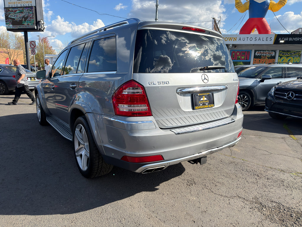 Used 2012 Mercedes-Benz GL 550 4MATIC image 5