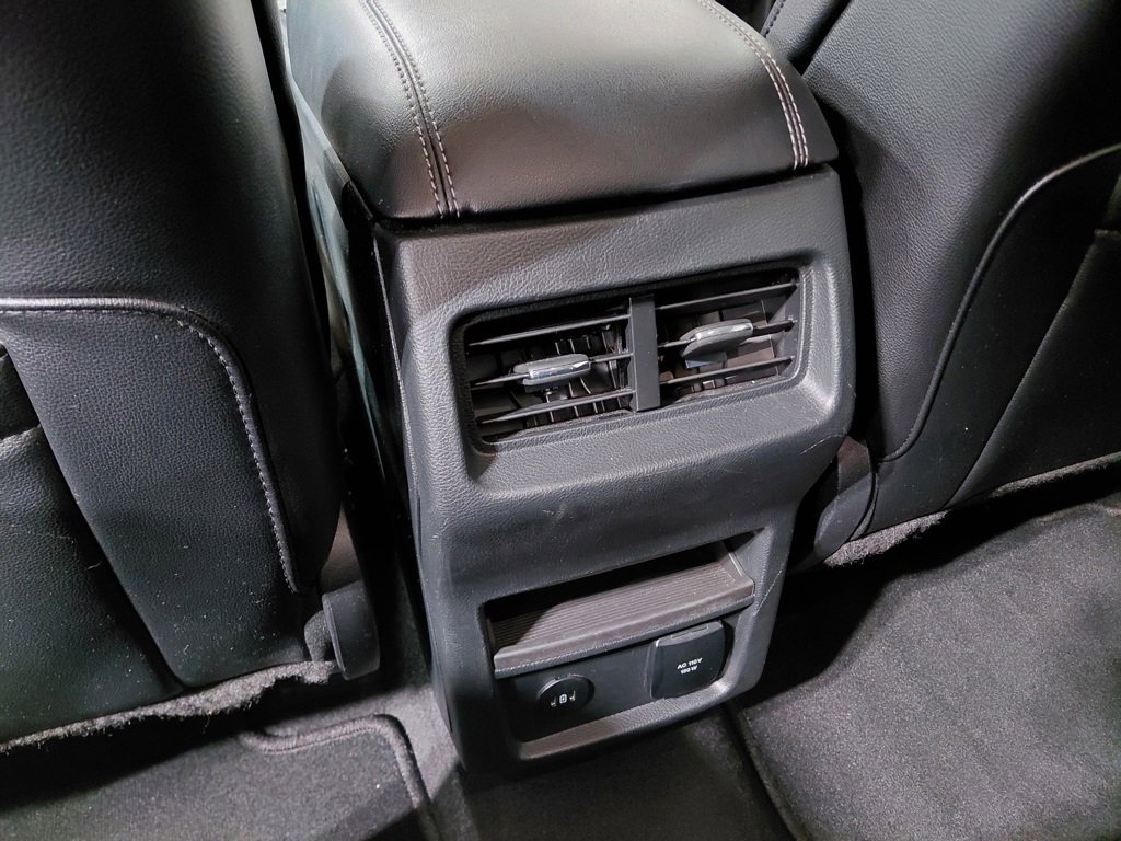 Used 2024 Ford Edge Titanium image 38