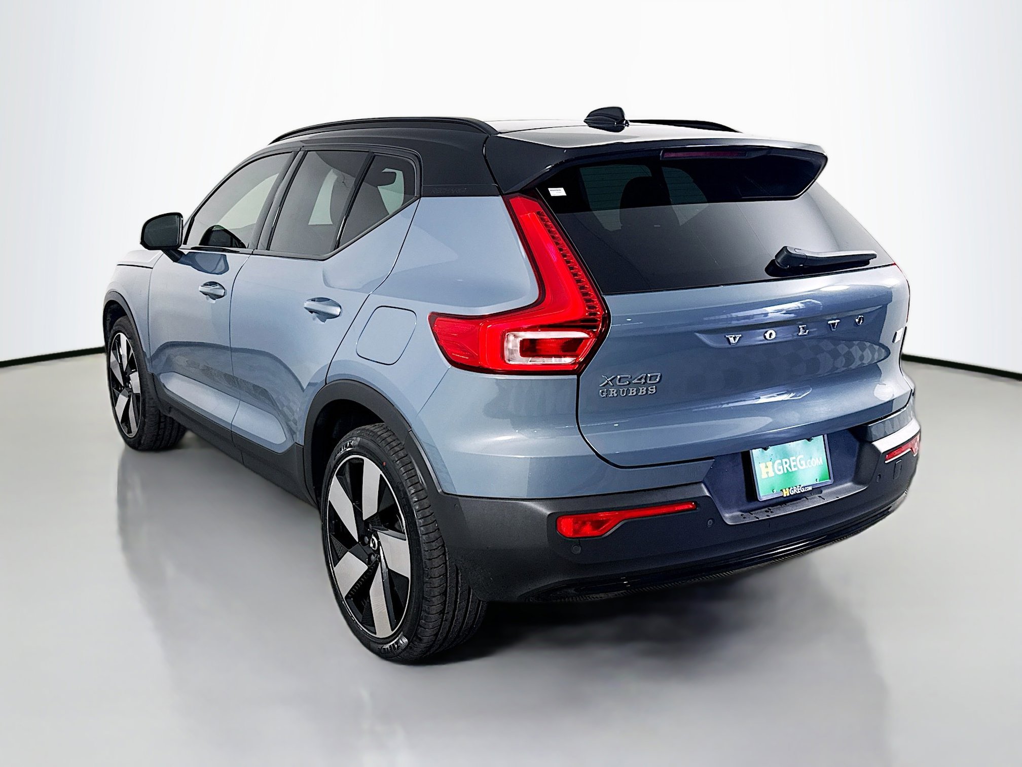 Used 2023 Volvo XC40 Recharge Ultimate w/ Protection Package Premier image 7