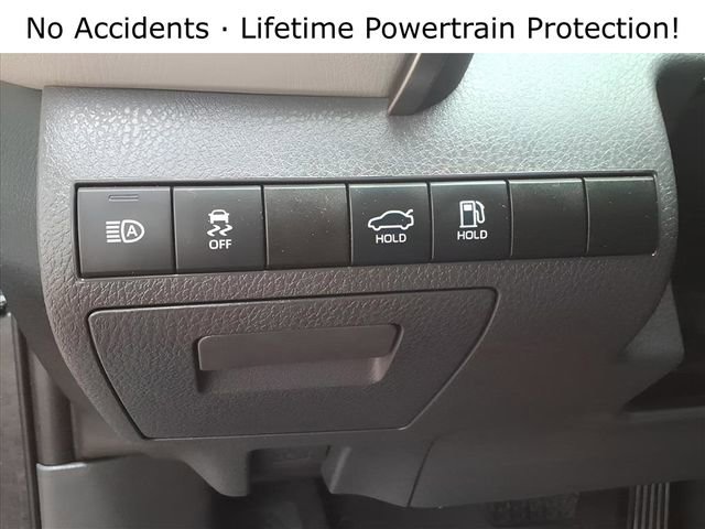 Used 2022 Toyota Camry XLE image 14