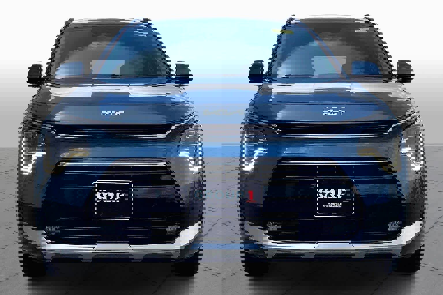 Used 2023 Kia Niro SX Touring image 4