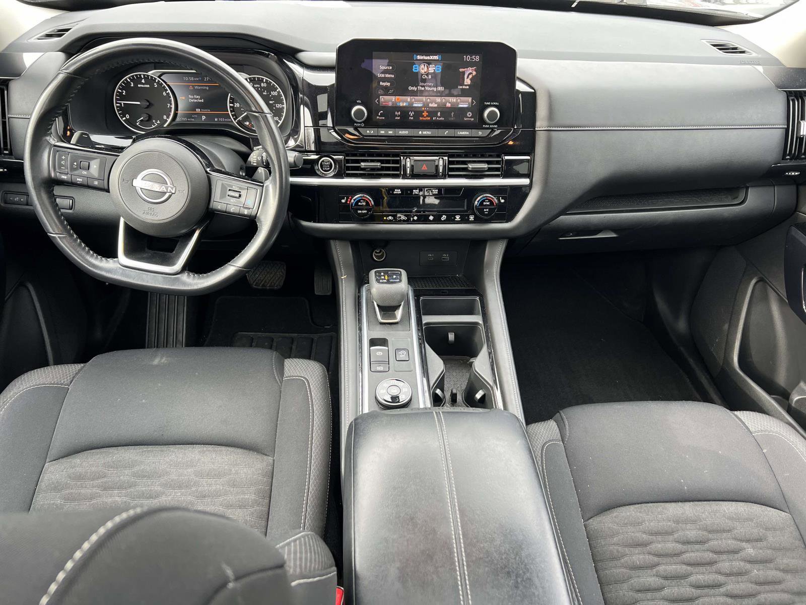 Used 2022 Nissan Pathfinder SV w/ SV Premium Package image 15