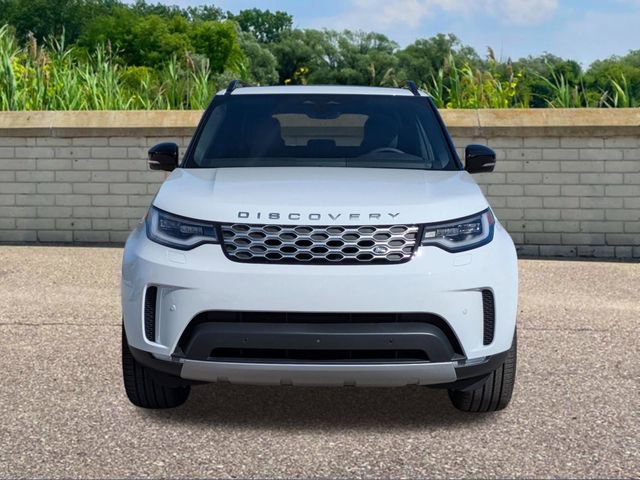 New 2026 Land Rover Discovery S image 2