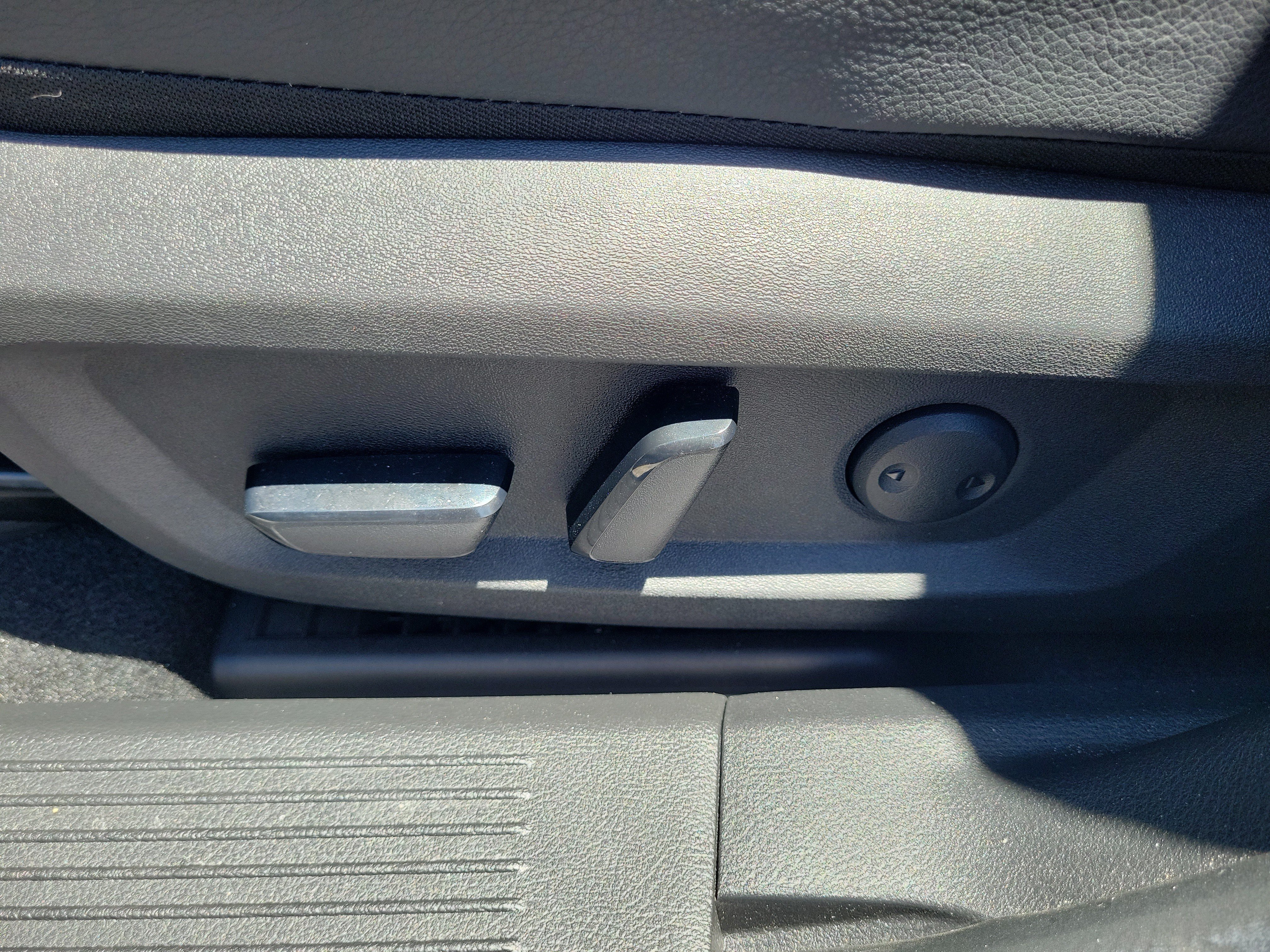 Certified 2024 Nissan Rogue SL FWD image 15