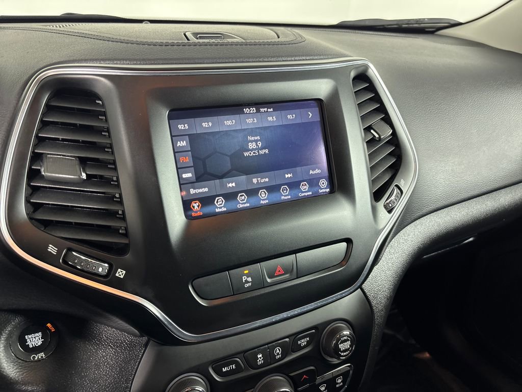 Used 2020 Jeep Cherokee Latitude Plus image 18