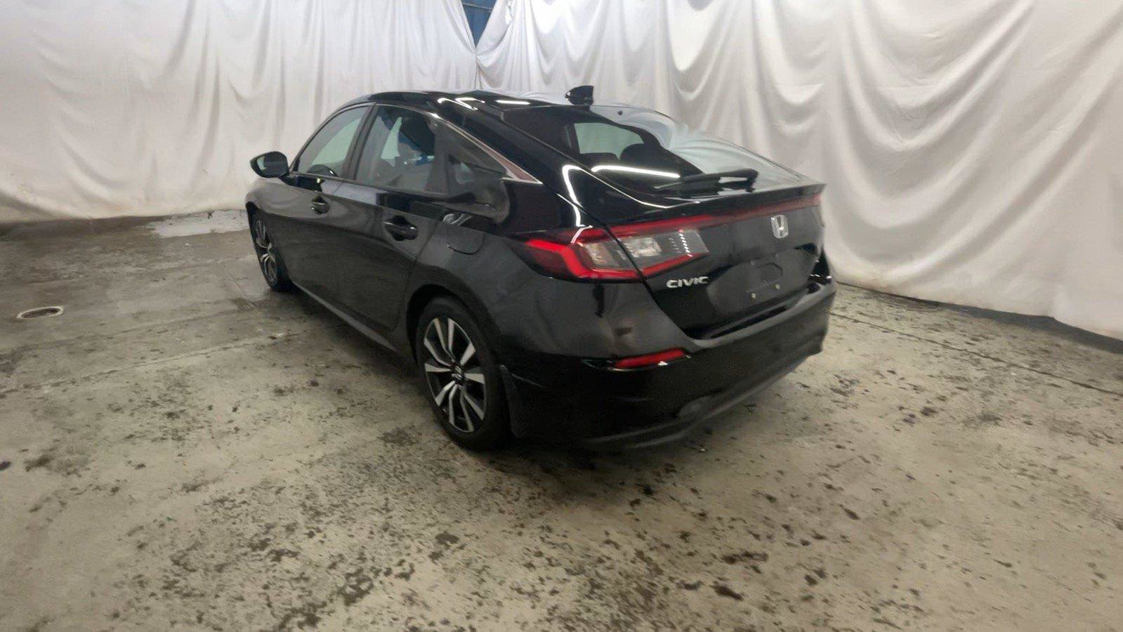 Certified 2024 Honda Civic EX-L image 9