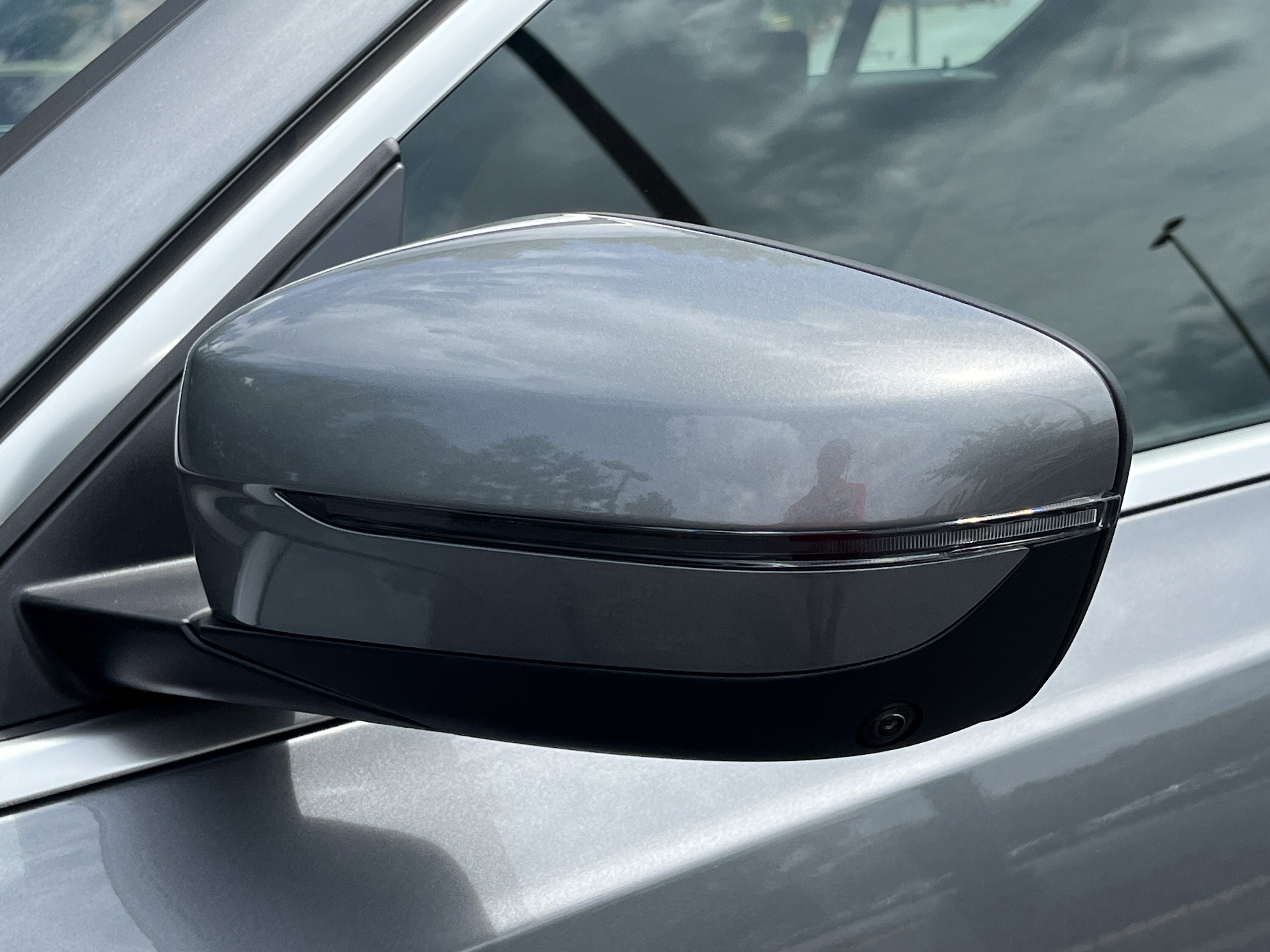 Used 2025 BMW 330i Sedan w/ Premium Package image 31