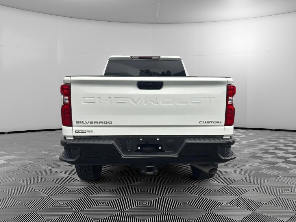 Used 2024 Chevrolet Silverado 2500 Custom w/ Custom Value Package image 8