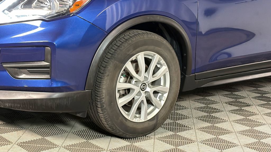 Used 2020 Nissan Rogue SV image 4