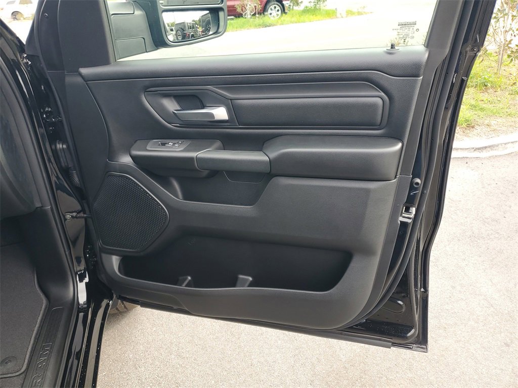 New 2026 RAM 1500 Express image 32