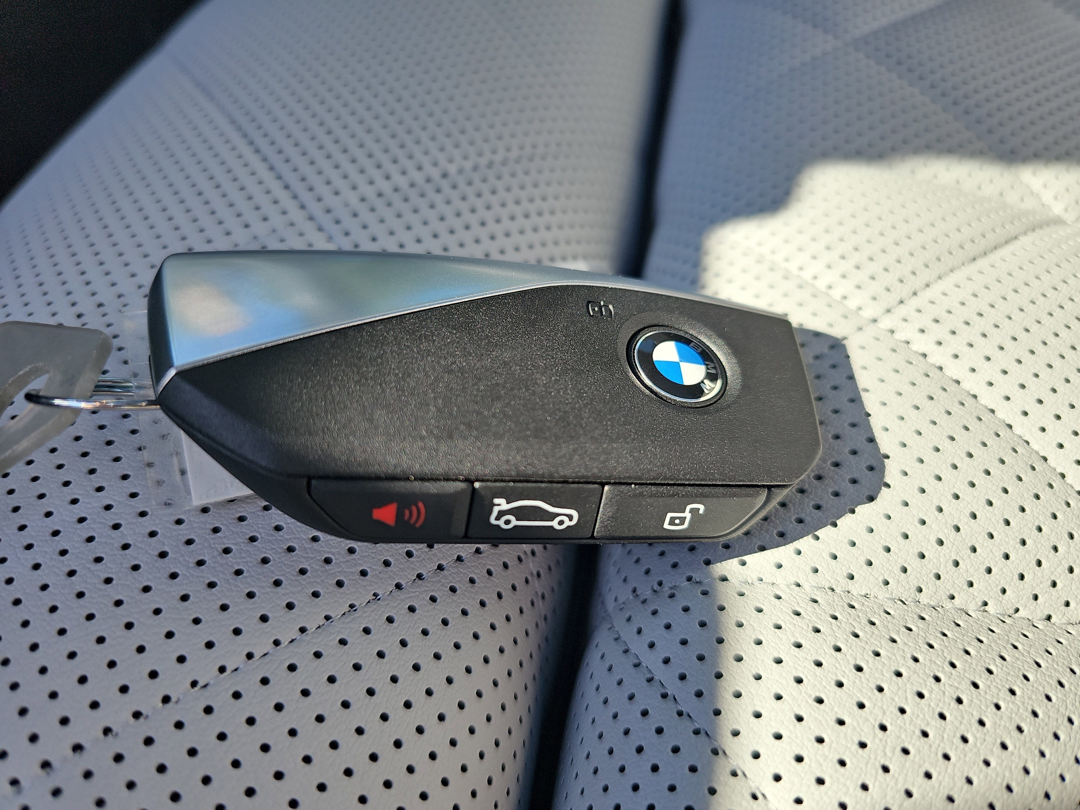 New 2026 BMW X5 xDrive40i w/ Climate Comfort Package image 38