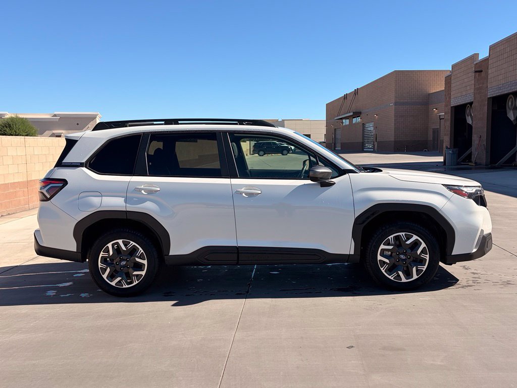 Used 2025 Subaru Forester Premium AWD/4WD image 5