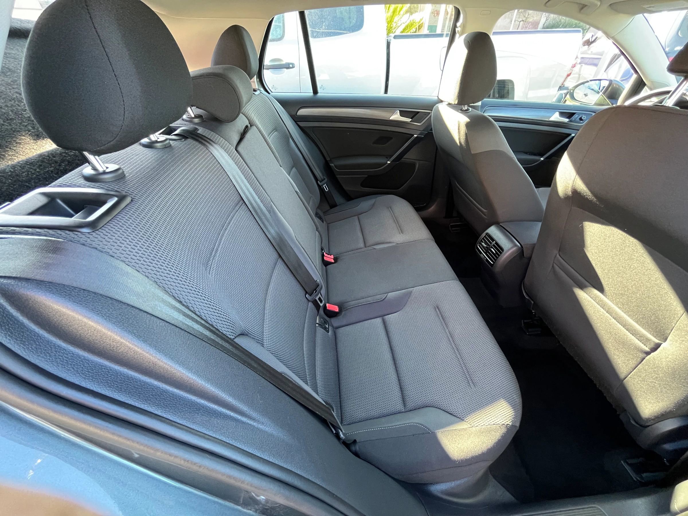 Used 2019 Volkswagen e-Golf SE w/ Driver Assistance Package FWD image 12