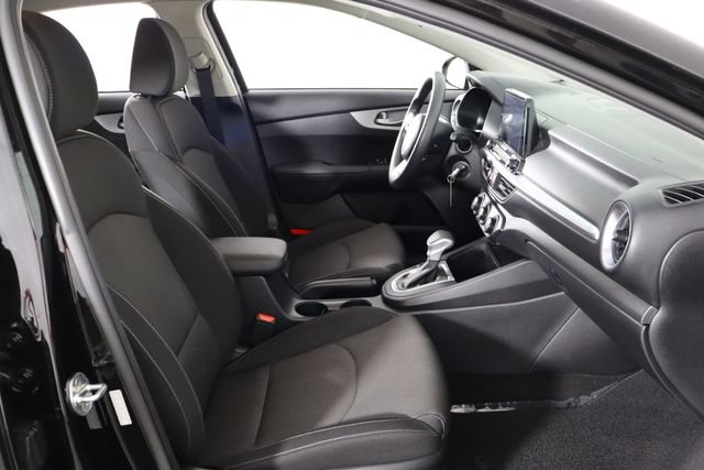 Used 2023 Kia Forte LXS w/ LXS Technology Package FWD image 17