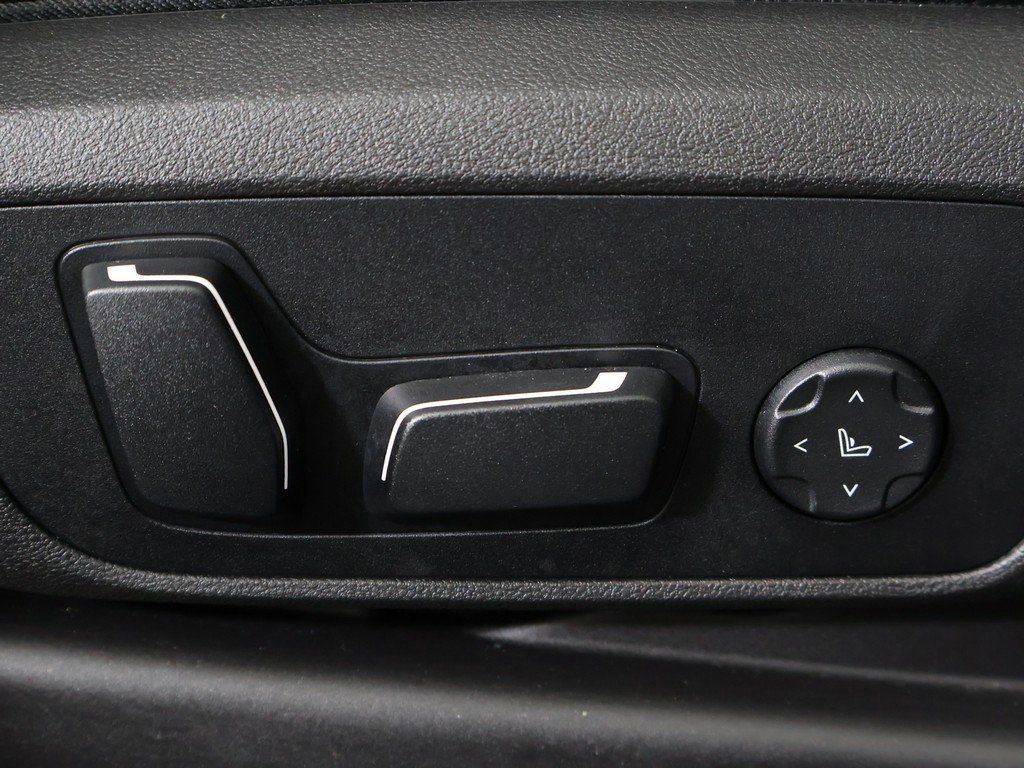 Used 2025 BMW X4 xDrive30i image 38