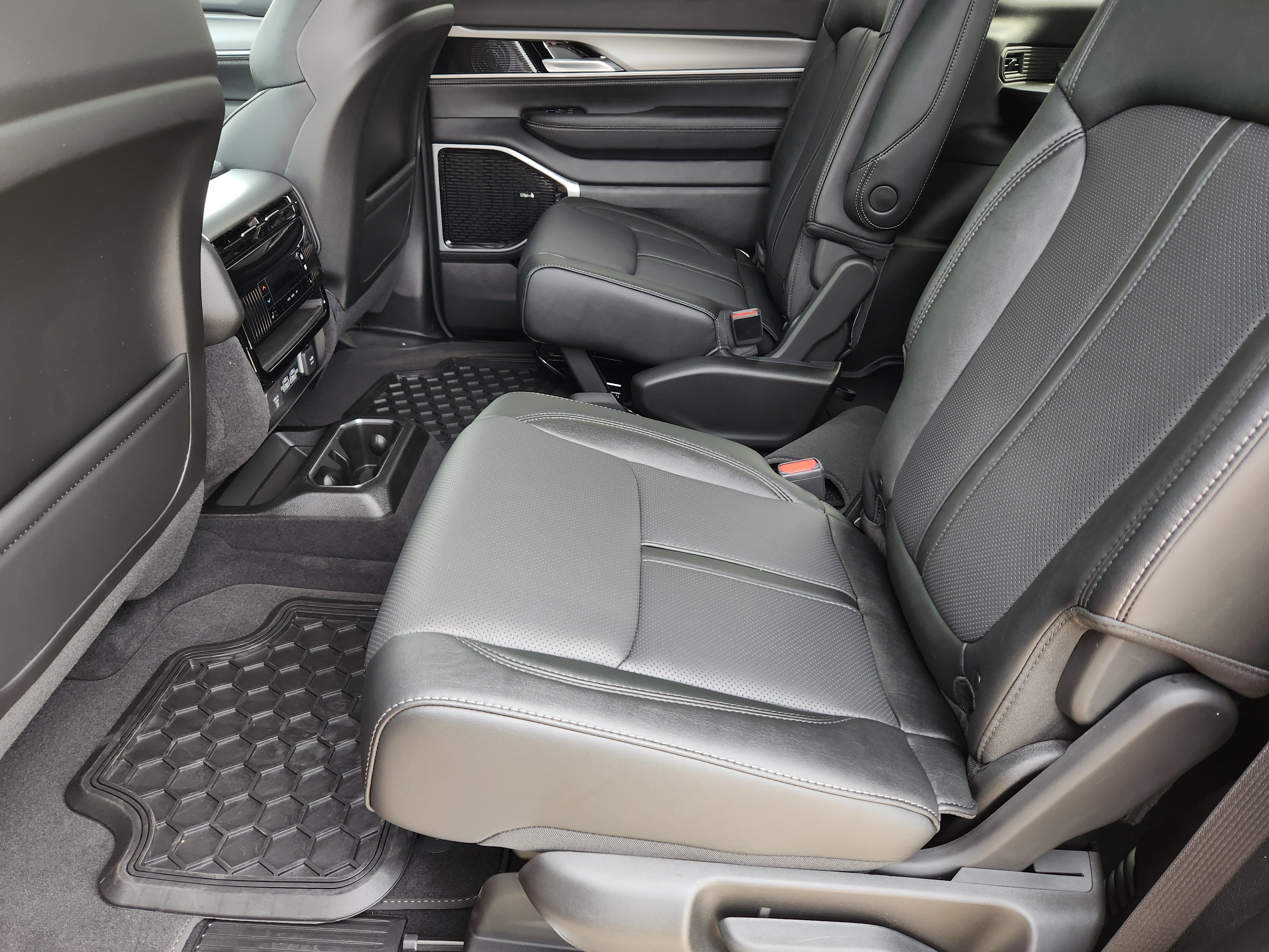 New 2026 Jeep Grand Wagoneer Limited AWD/4WD image 21