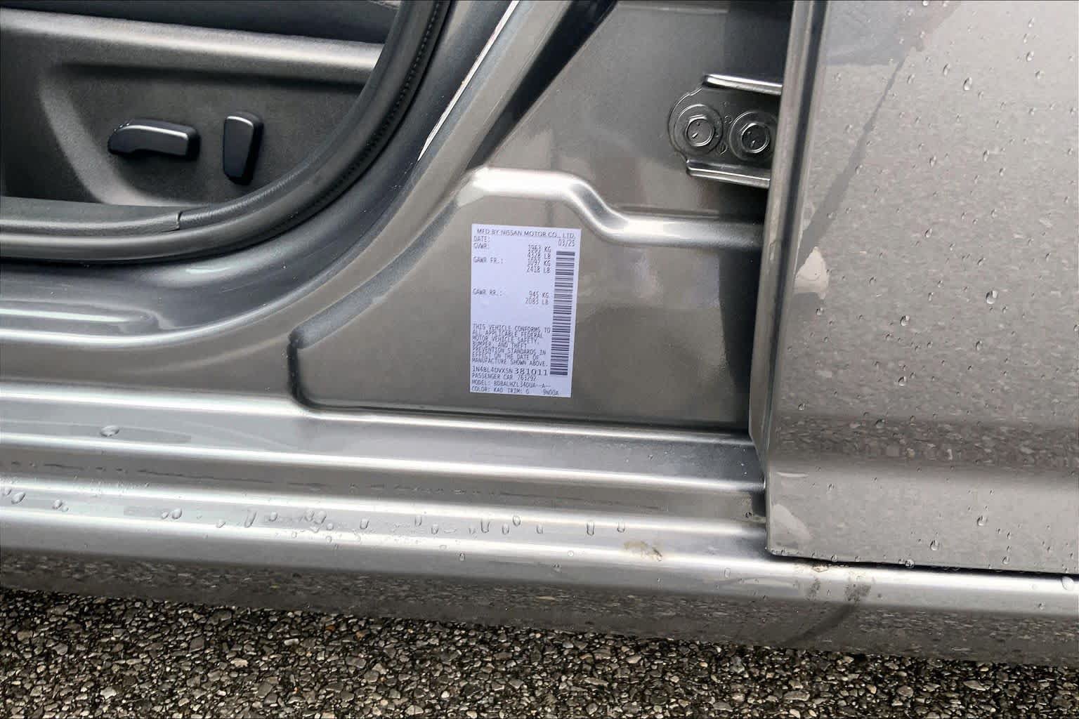Used 2025 Nissan Altima 2.5 SV FWD image 31