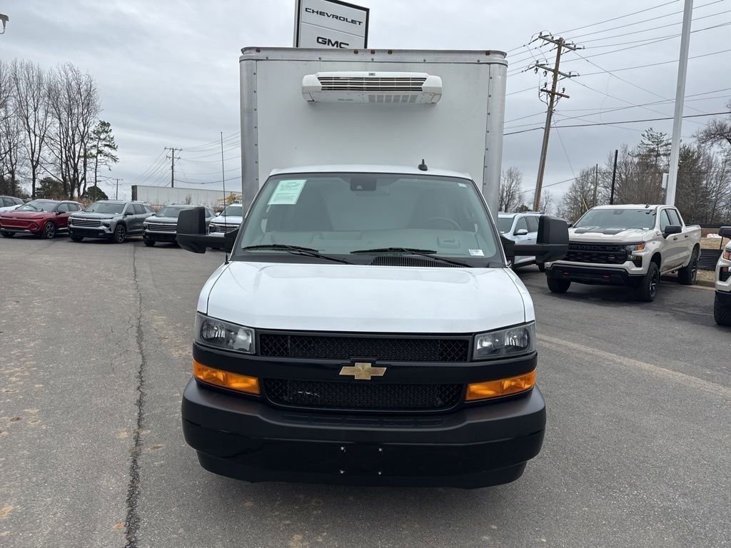 Used 2024 Chevrolet Express 3500 w/ Power Convenience Package RWD image 8