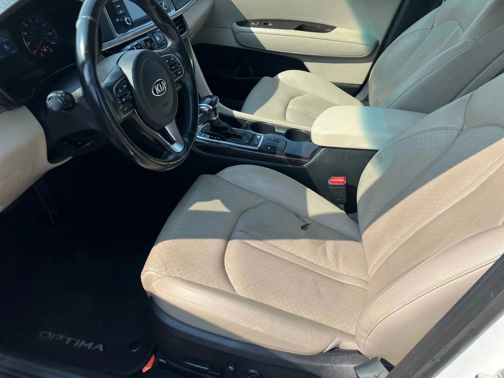 Used 2016 Kia Optima EX image 17