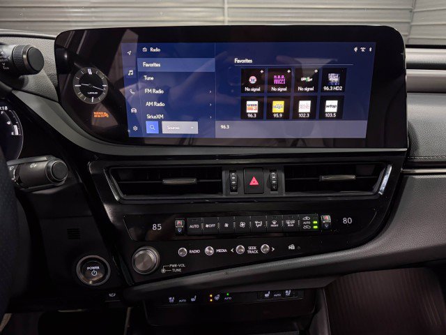 Used 2023 Lexus ES 300h F Sport image 27