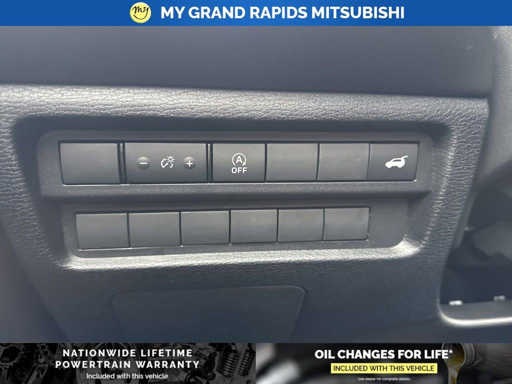 New 2026 Mitsubishi Outlander SE image 35