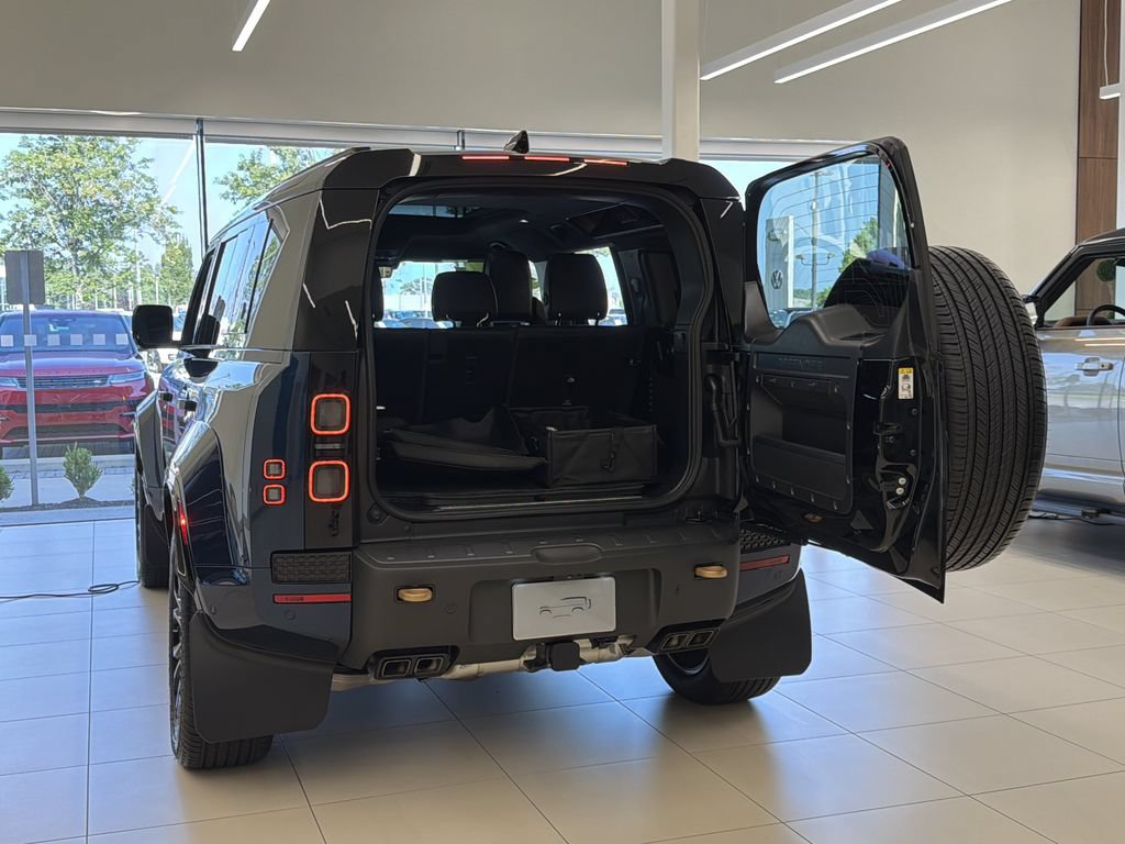 New 2026 Land Rover Defender 110 OCTA AWD/4WD image 12