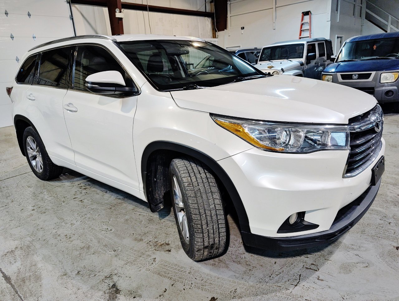 Used 2015 Toyota Highlander XLE image 11