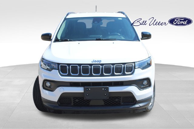 Used 2022 Jeep Compass Latitude FWD image 2