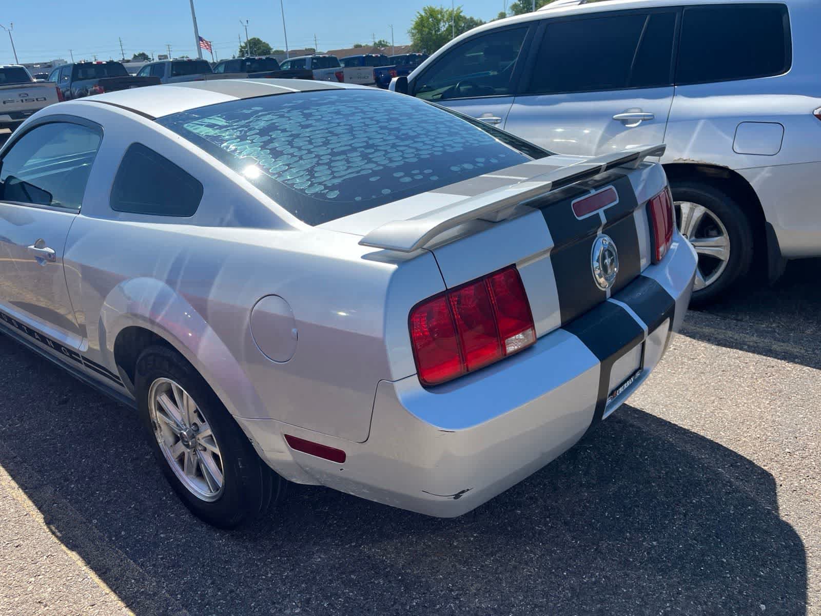 Used 2006 Ford Mustang Coupe RWD image 9
