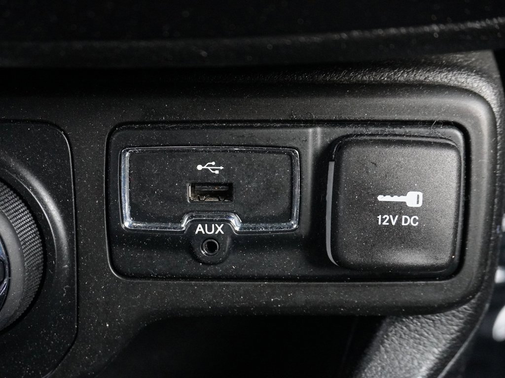 Used 2018 Jeep Renegade Latitude image 38