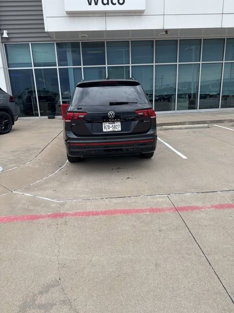 Used 2022 Volkswagen Tiguan SE R-Line AWD/4WD image 5